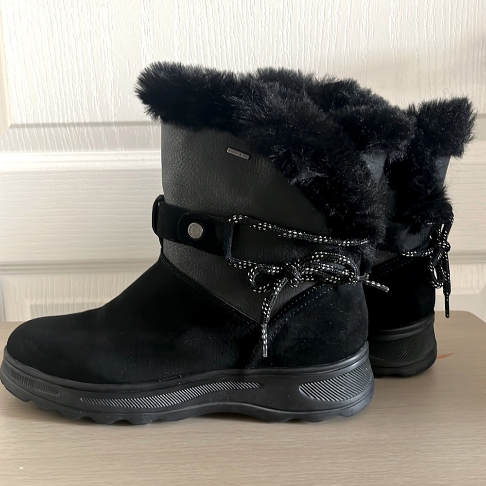 Geox Amphibiox black leather and suede pull on boots. New! Waterproof. Snow